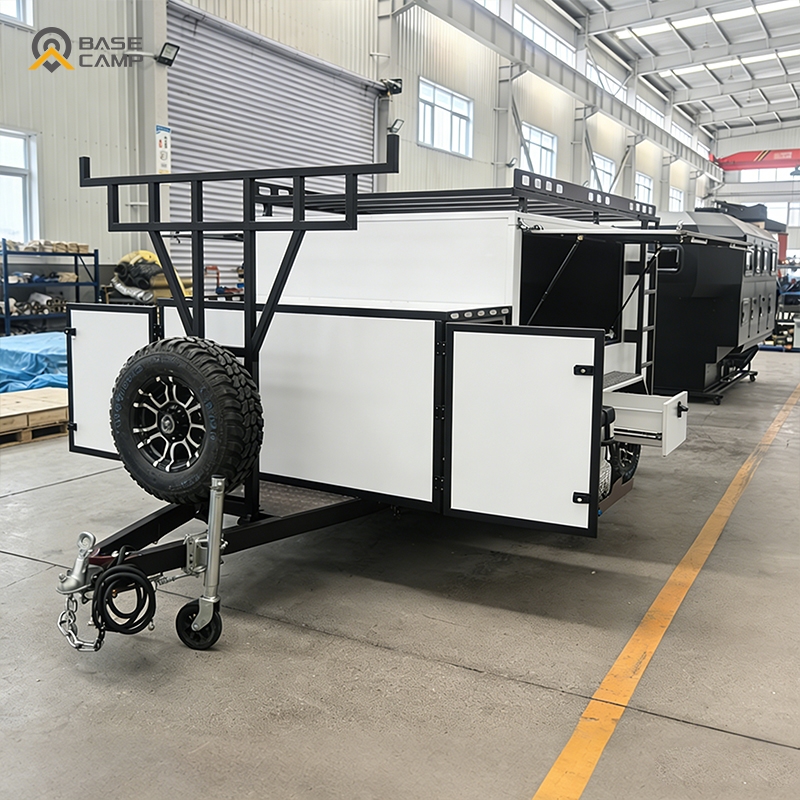 Heavy Duty Enclosed Utility Tr - огляд і ціна Heavy Equipment Hauler